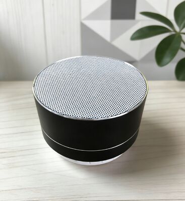 Wielofunkcyjny niestandardowy przenośny głośnik Bluetooth 3W z AUX
